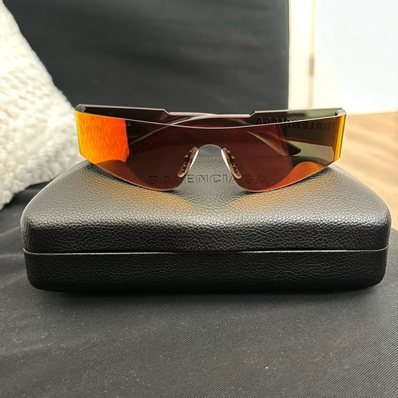 AUTHENTIC BALENCIAGA SUNGLASSES - Picture 1 of 6